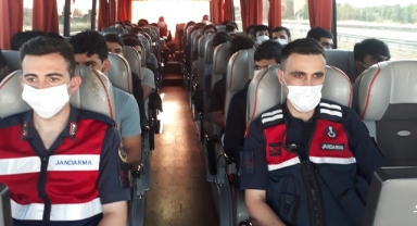 Kırklareli'nde yakalanan 327 kaçak göçmen sınır dışı edildi!