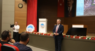 MELİKGAZİ BELEDİYESİ'NDEN MÜTEAHHİTLERE KENTSEL DÖNÜŞÜM SUNUMU