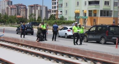 Otomobilin çarptığı zihinsel engelli çocuk ağır yaralandı!