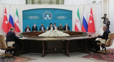 Tahran'da tarihi üçlü zirve! Cumhurbaşkanı Erdoğan: 'Terör odaklarını Suriye'den atmaya kararlıyız'