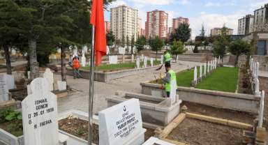 Talas’ın Mezarlıklarında Bayram Hazırlığı