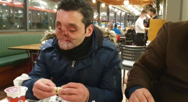 Tek hayali normal insanlar gibi yaşamak!