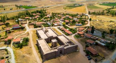 Başkan Büyükkılıç, Karatay Hanı'nın Ardından Sultan Hanı'nı da Turizme Kazandıracak