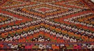 Bu ata yadigarı kilim internette 5 milyon 750 bin TL'ye satışa sunuldu
