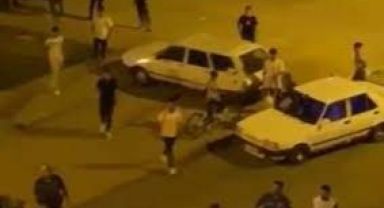 Çevre huzurunu sağlamak için gelen polisin üzerine araç sürdü