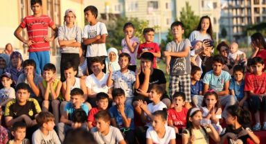 KOCASİNAN BELEDİYESİ, MUTLU ETMEK İÇİN ENGEL TANIMIYOR