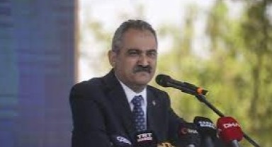 Mahmut Özer müfredata eklenecek yeni dersi açıkladı
