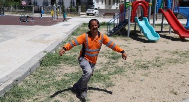 Temizlik işçisi pistin tozunu attırdı: O anlar ilgi odağı oldu