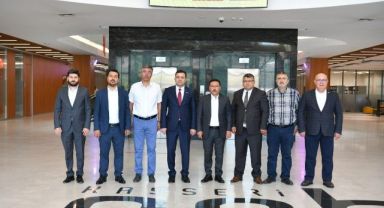 Vali Gökmen Çiçek, Kayseri OSB Başkanı Yalçın ve Yönetim Kurulu Üyelerini ziyaret etti
