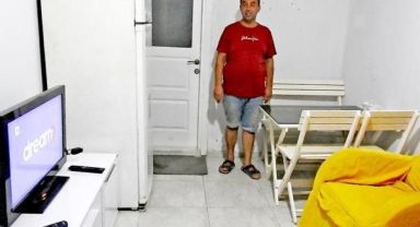 Yeni aldığı evden kiracıları çıkaramadı! Onların yanına yerleşti