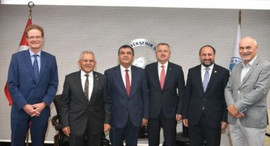 Başkan Büyükkılıç, 1 Bakan Yardımcısı ve 3 Büyükelçiyi Makamında Ağırladı