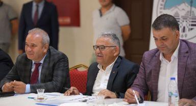 Başkan Büyükkılıç, Bir Günde İki İlçede Muhtarlarla Buluştu