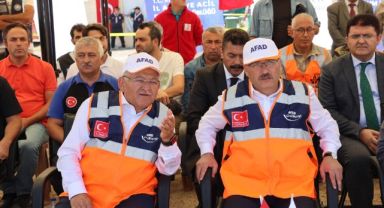 Başkan Büyükkılıç, Vali Çiçek ile Birlikte 'AFAD' Tatbikatını İzledi, Bakan Soylu Tatbikatı Telefonda Anlattı