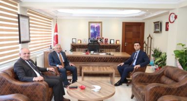 Başkan Büyükkılıç, Yahyalı'da Mahalle Muhtarları ile Bir Araya Geldi