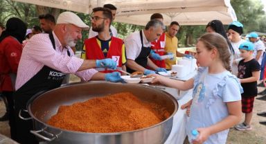 Başkan Çolakbayrakdar'dan Diyabetli Çocuklara İğnesiz Sensörlü Ölçüm Cihazı