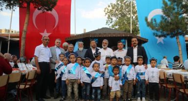 Büyükkılıç, Doğu Türkistanlı Çocukların Sünnet Heyecanına Ortak Oldu