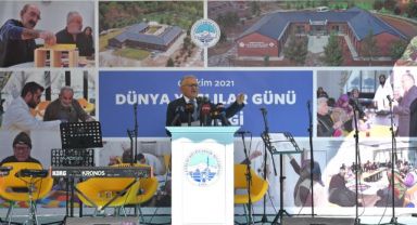 Büyükşehir, Ulu Çınarları Dünya Yaşlılar Günü'nde Tiyatro Ve Konser İle Buluşturacak