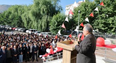 Cumhuriyet'in İkinci 100 Yılının Neferlerisiniz