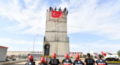 Deprem ve yangın tatbikatı gerçeğini aratmadı