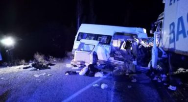 Düğün dönüşü feci kaza: 8 ölü, 9 yaralı!