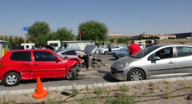 Kayseri'de 4 araçlı zincirleme kaza: 4 yaralı