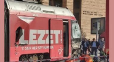 Kayseri'de halk otobüsüyle çarpışan tramvay raydan çıktı