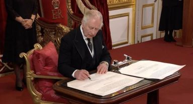 Prens Charles, resmen İngiltere kralı 3. Charles oldu! Taht boşluk kabul etmez tarihte ilk