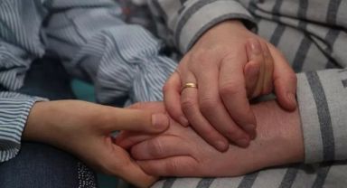 Aile Bakanlığı: “Eşi vefat etmiş kadınlara 300.000 TL konut desteği sağlanacak.”