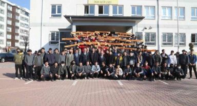 Başkan Büyükkılıç, Kariyer Günleri'nde Öğrencilerle Buluştu
