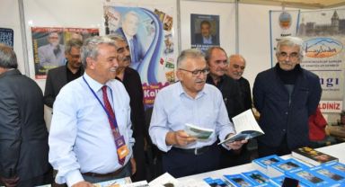 Başkan Büyükkılıç, Vali Gökmen Çiçek ile Birlikte 5. Kayseri Kitap Fuarı'nı Ziyaret Etti