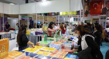 Kayseri kitap fuarı ünlü yazarların uğrak yeri oldu