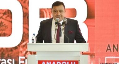 Kayseri OSB Başkanı Mehmet Yalçın ve Yönetimi Anadolu Mobilya Fuarı Açılışına Katıldı!