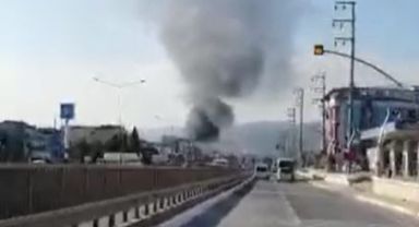 Kocaeli'de bir petrol firması alev alev yanıyor