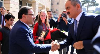 Milli Eğitim Bakanı Mahmut Özer 2022-2023 Eğitim Öğretim Yılı Değerlendirme Toplantısı’na Katılmak Üzere Kayseri’ye Geldi.