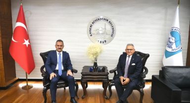 Milli Eğitim Bakanı Özer, Başkan Büyükkılıç'ı Ziyaret Etti