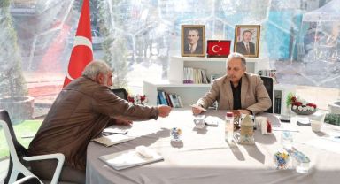 Şeffaf Oda Hız Kesmiyor