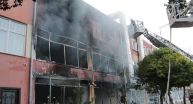 2 Katlı İş Yeri Alevlere Teslim Oldu