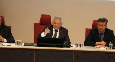 BÜYÜKŞEHİR MECLİSİ’NDEN KADIN İSTİHDAMINI ARTIRACAK İKİ ÖNEMLİ KARAR