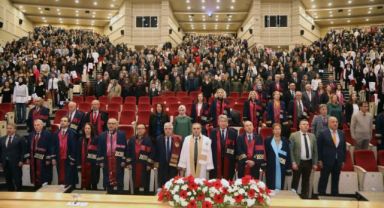 ERÜ’de Tıp Öğrenimine Başlayan 375 Öğrenci Törenle Önlük Giydi