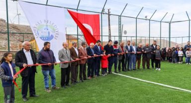 Yahyalı'da Taşhan Mahallesi Halı Sahası Açıldı