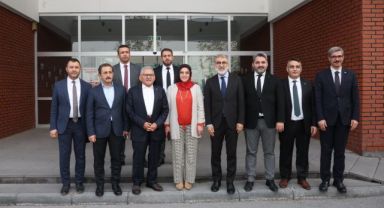 Başkan Büyükkılıç, Eski Bakan Yıldız ile Birlikte KAYMEK Akademi'de İncelemelerde Bulundu