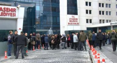 CHP'li Ataşehir Belediyesi'nde maaşlarını alamayan işçilerden protesto