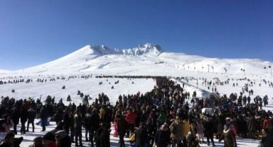 Erciyes'te sezona kar engeli