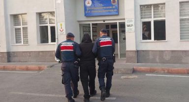 Kayseri İl Jandarma Komutanlığınca terör suçlarından aranan şahıs yakalandı.