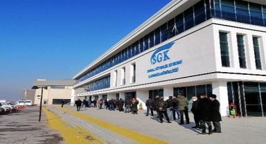 Kayseri SGK il müdürlüğü personeli vatandaşlar EYT başvurusunda mağdur olmasın diye hafta içi öğle arası ve Cumartesi günü çalışacak