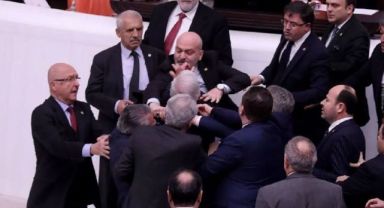 Meclis'te yine kavga çıktı! AK Parti ve İYİ Partili milletvekilleri yumruklaştı...