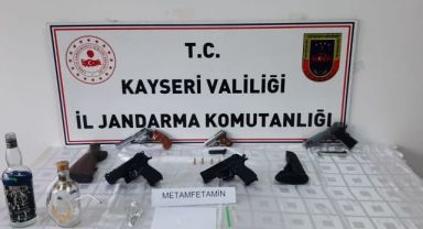 Satışa sunmak maksadıyla ruhsatsız tabanca bulundurduğu bilgisi elde edilmiştir.