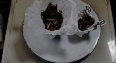 Uyuşturucuyu sigara kağıdına saklamış