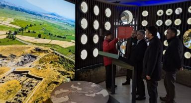 Bakan Yardımcısı Alpaslan, Büyükşehir'in Gün Yüzüne Çıkardığı Kültepe'ye Hayran Kaldı