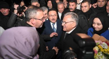 Başkan Büyükkılıç, Bakan Mehmet Kasapoğlu'nu Gençlerle Birlikte Karşıladı
